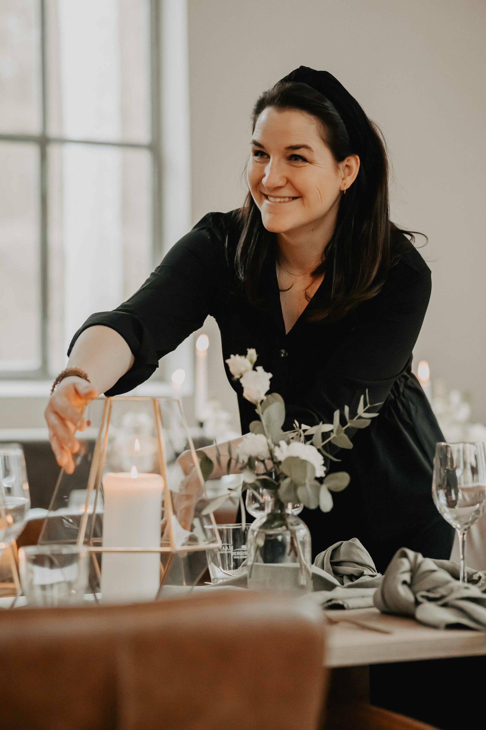 Julia Erven - Exklusive Floristik Hochzeit Dekoration Blumen (1)